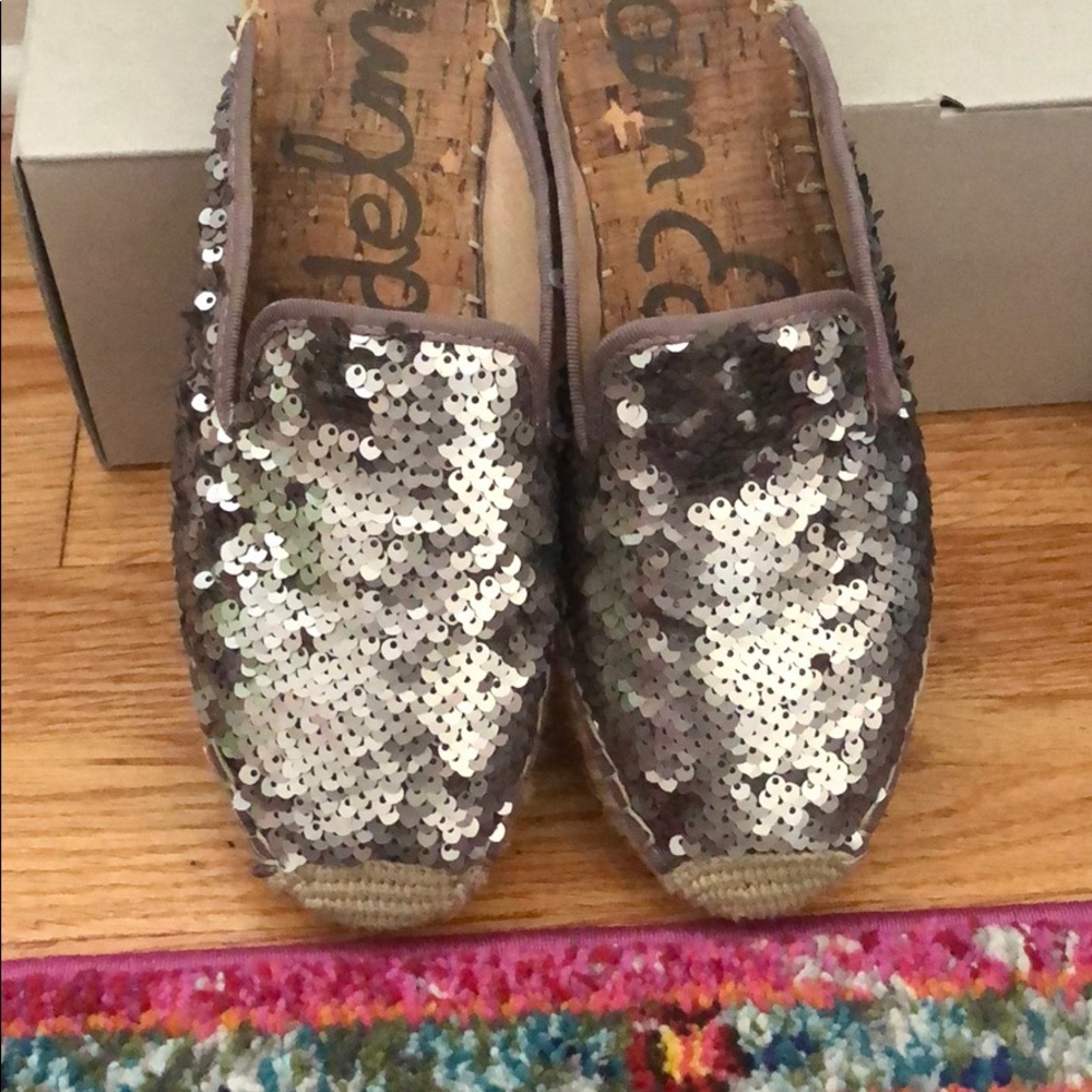 Flats - Picture 3 of 3